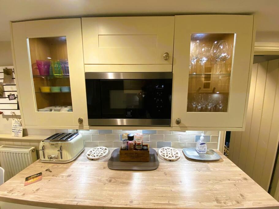 Beautiful Immaculate Aldeburgh Cottage, Sunny Outdoor Space, Free Parking - Easy Walk To Beach & Town Ngoại thất bức ảnh