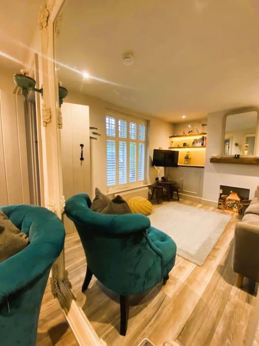 Beautiful Immaculate Aldeburgh Cottage, Sunny Outdoor Space, Free Parking - Easy Walk To Beach & Town Ngoại thất bức ảnh